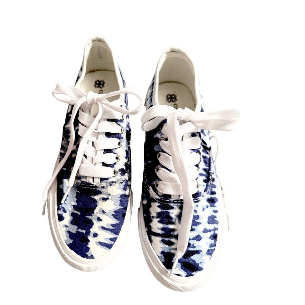 CUSHION WALK BY AVON SIZE 7  BLUE ANE WHITE DIE-DYE SNEAKERS,X-TRA CUSHIONY